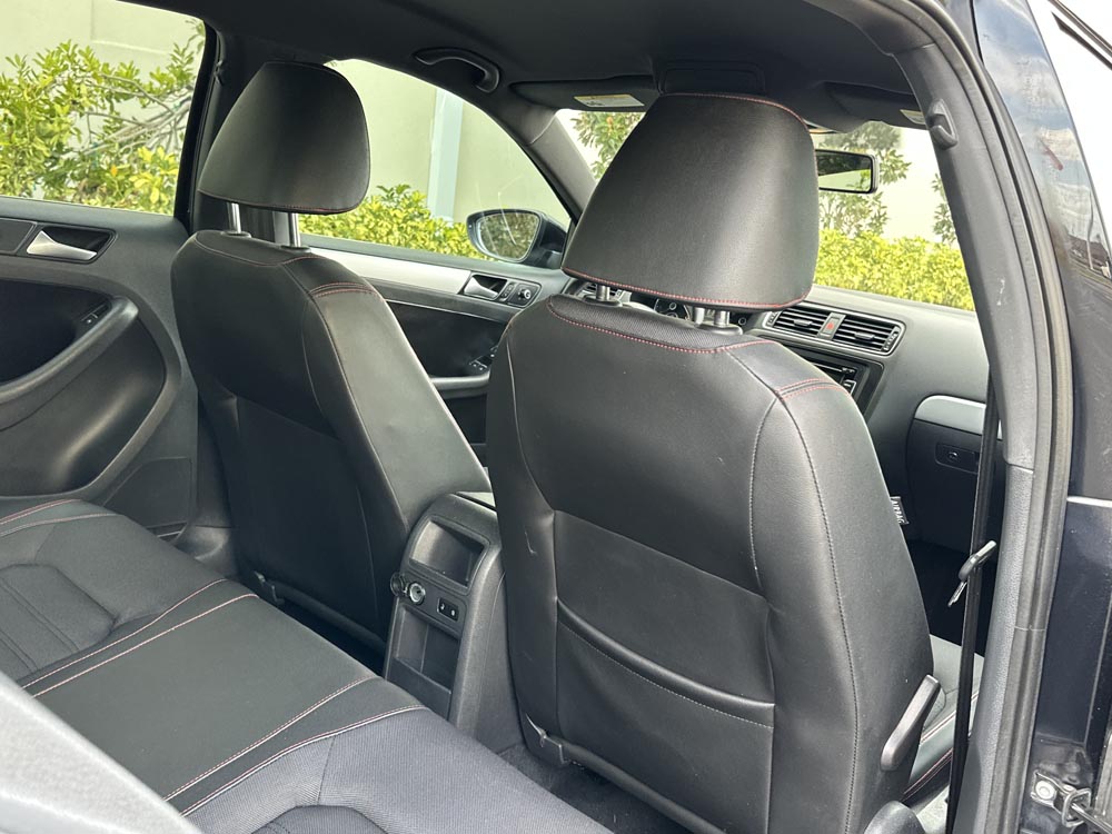 2013 Volkswagen Jetta GLI 2.0 turbo - Image 19
