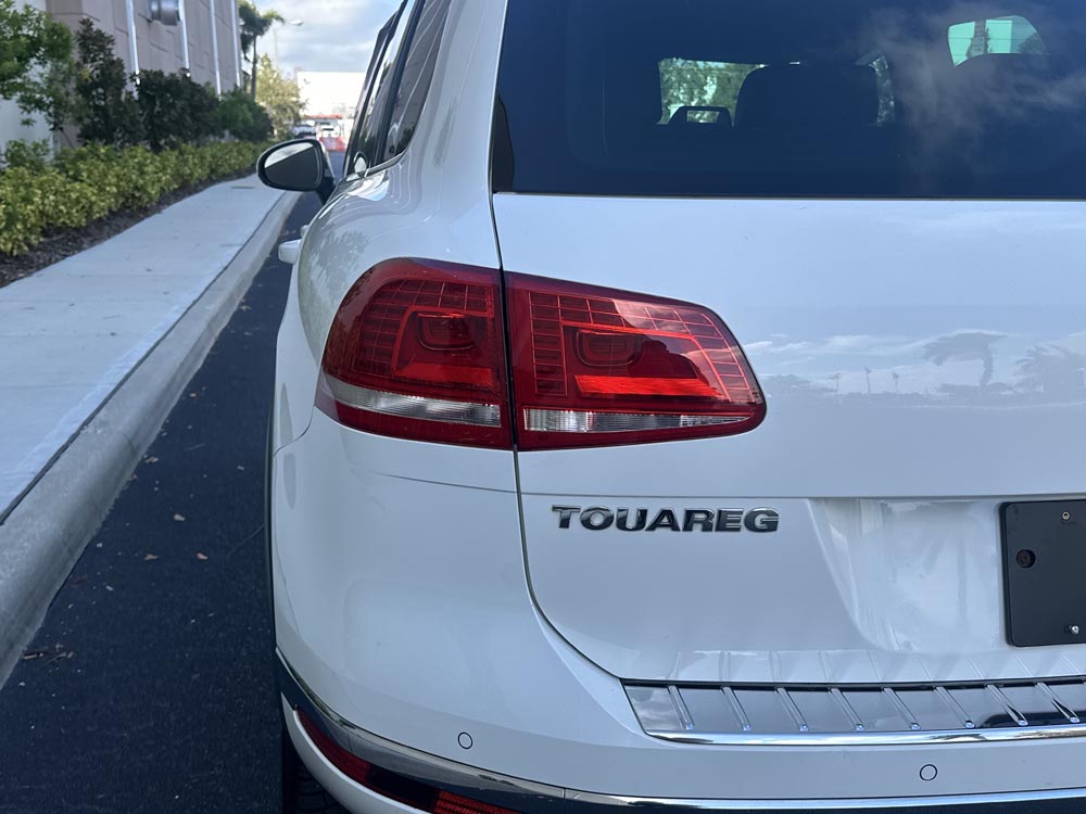 2016 Volkswagen Touareg - Image 6