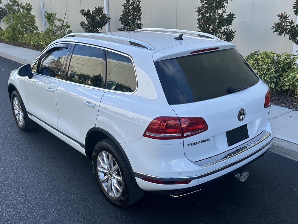2016 Volkswagen Touareg - Image 9