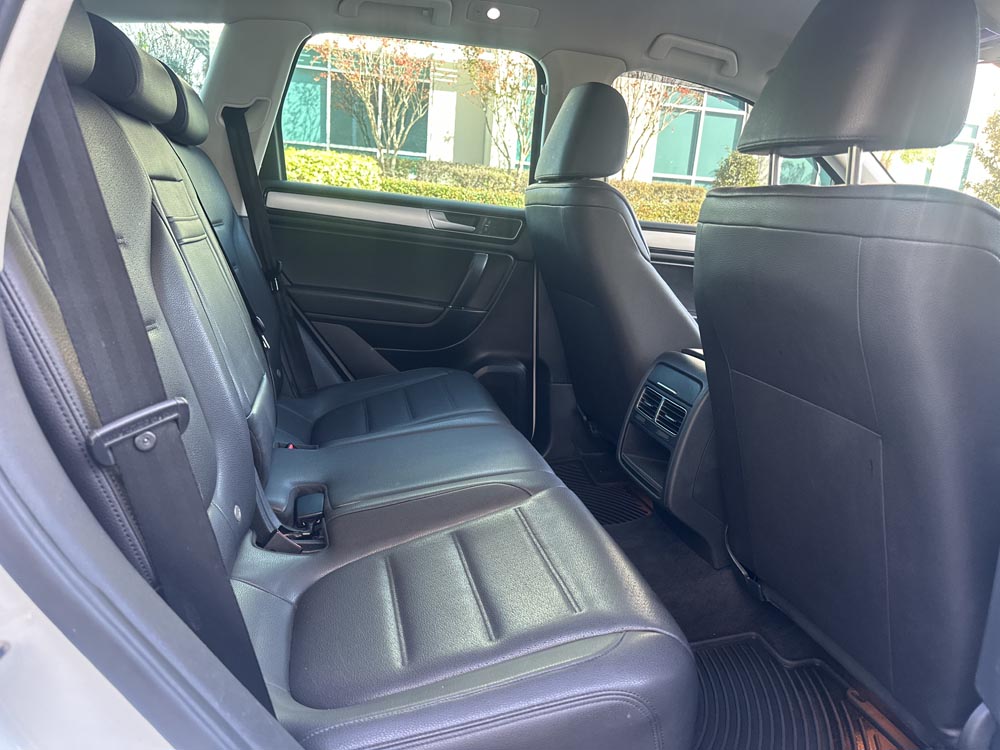 2016 Volkswagen Touareg - Image 21