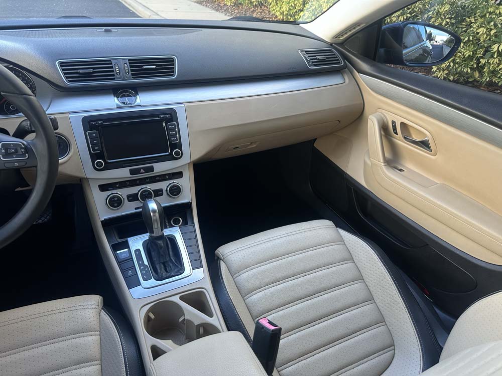 2013 Volkswagen CC - Image 17